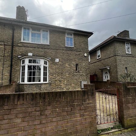 Good Priced Double Rooms In Sherperds Bush London Exterior foto