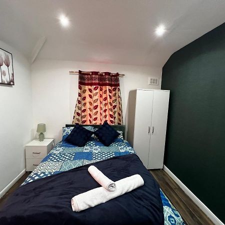 Good Priced Single Rooms In Sherperds Bush London Exterior foto