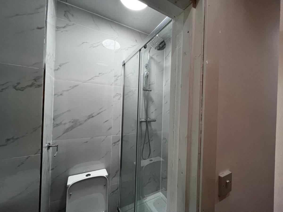 Good Priced Double Rooms In Sherperds Bush London Exterior foto