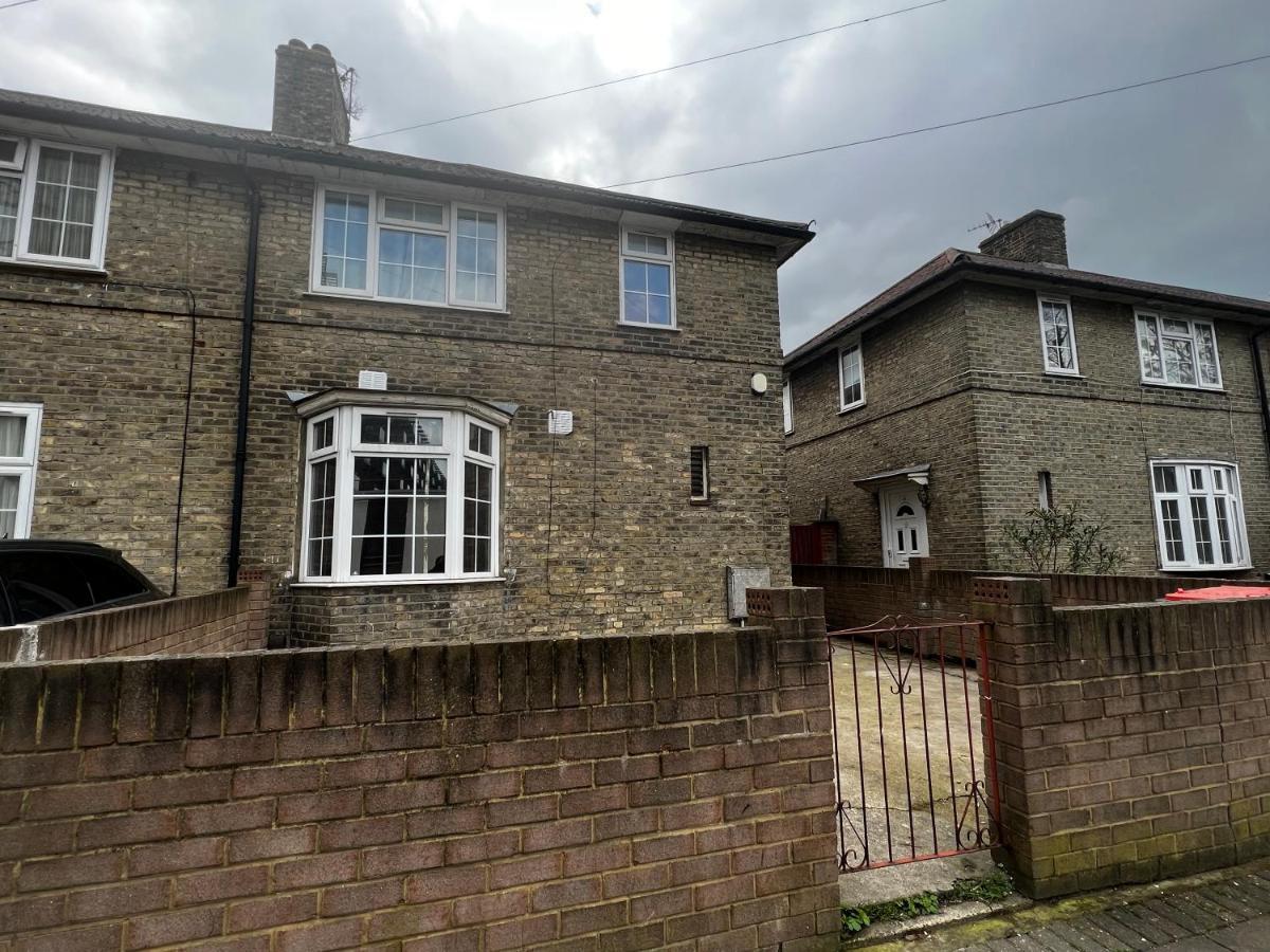 Good Priced Single Rooms In Sherperds Bush London Exterior foto