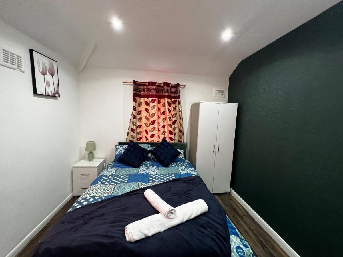 Good Priced Single Rooms In Sherperds Bush London Exterior foto