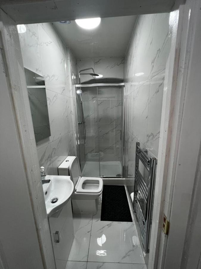 Good Priced Double Rooms In Sherperds Bush London Exterior foto